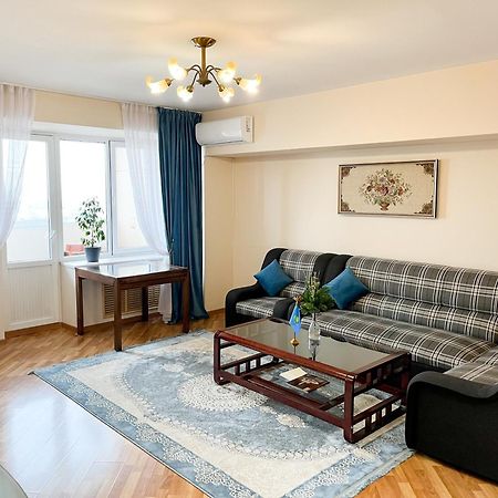 Золотой Квадрат 60 Кв2 Lägenhet Alma-Ata Exteriör bild