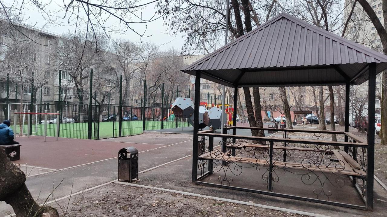 Золотой Квадрат 60 Кв2 Lägenhet Alma-Ata Exteriör bild