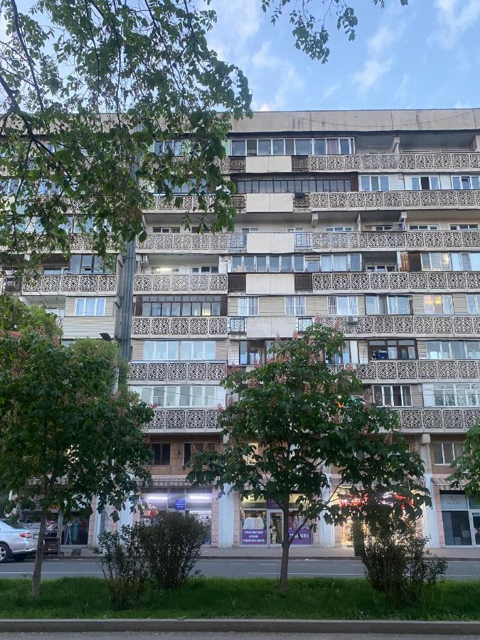 Золотой Квадрат 60 Кв2 Lägenhet Alma-Ata Exteriör bild