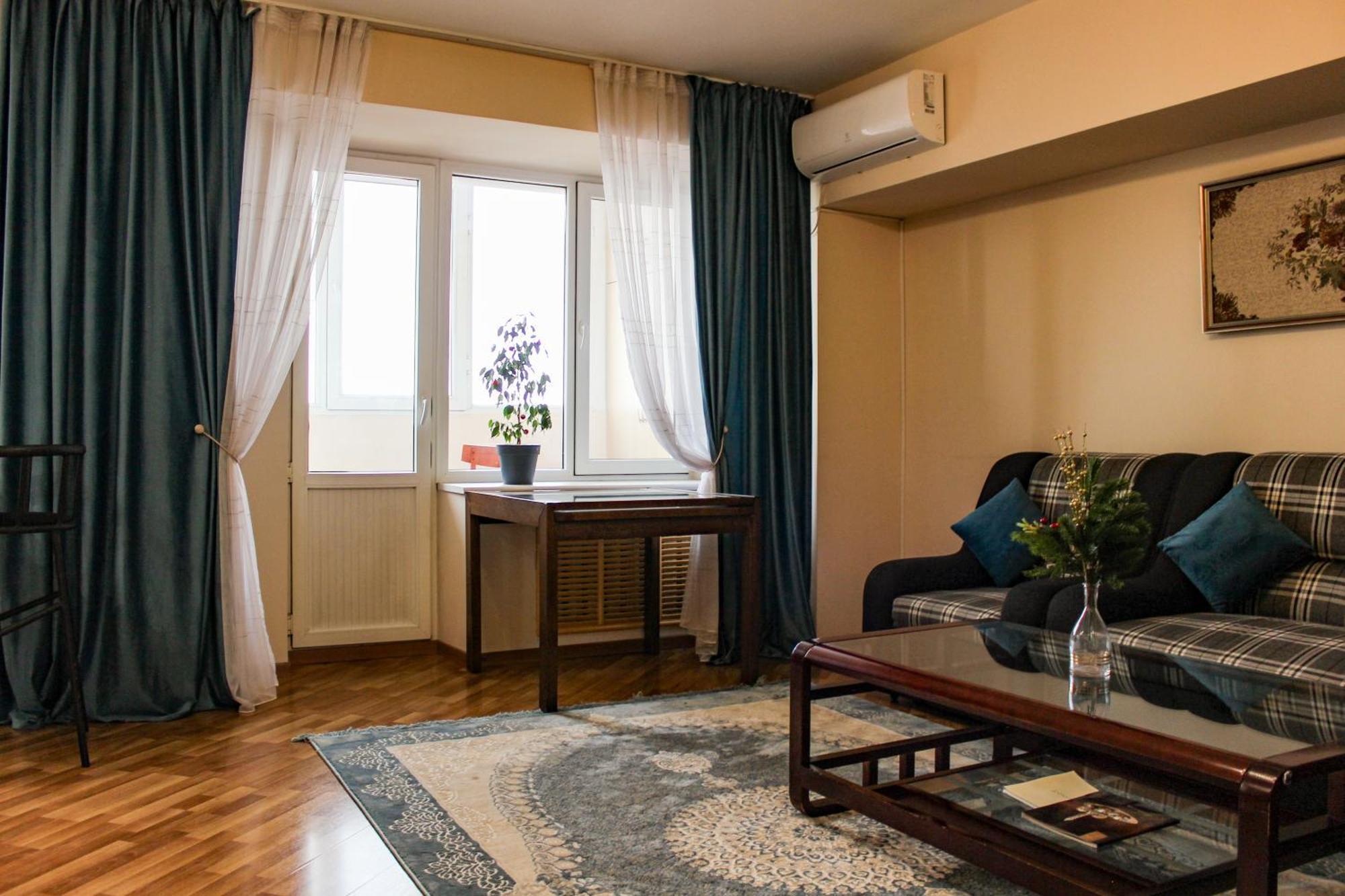 Золотой Квадрат 60 Кв2 Lägenhet Alma-Ata Exteriör bild